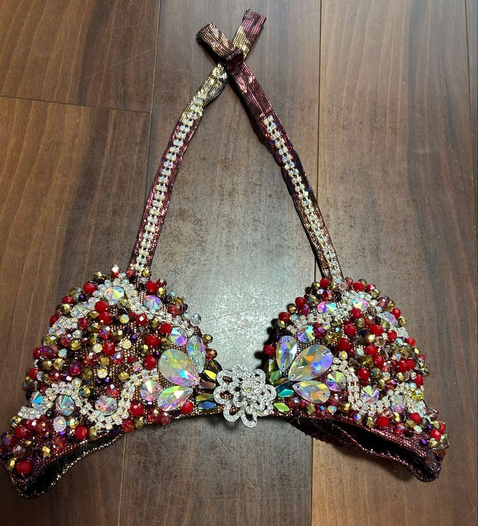 ☆週末値下げ中☆ ベリーダンス　衣装　エジプト製　ゴールド　赤