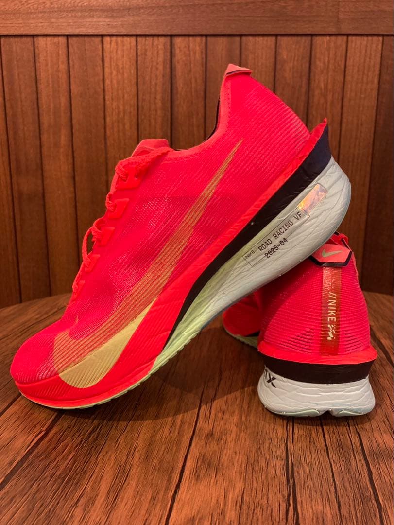 中古品 【NIKE】ズームX ヴェイパーフライ ネクスト% 4 25cm