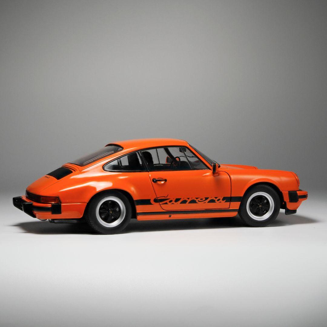 ソリド 1/18 ポルシェ 911 カレラ3.0 オレンジ