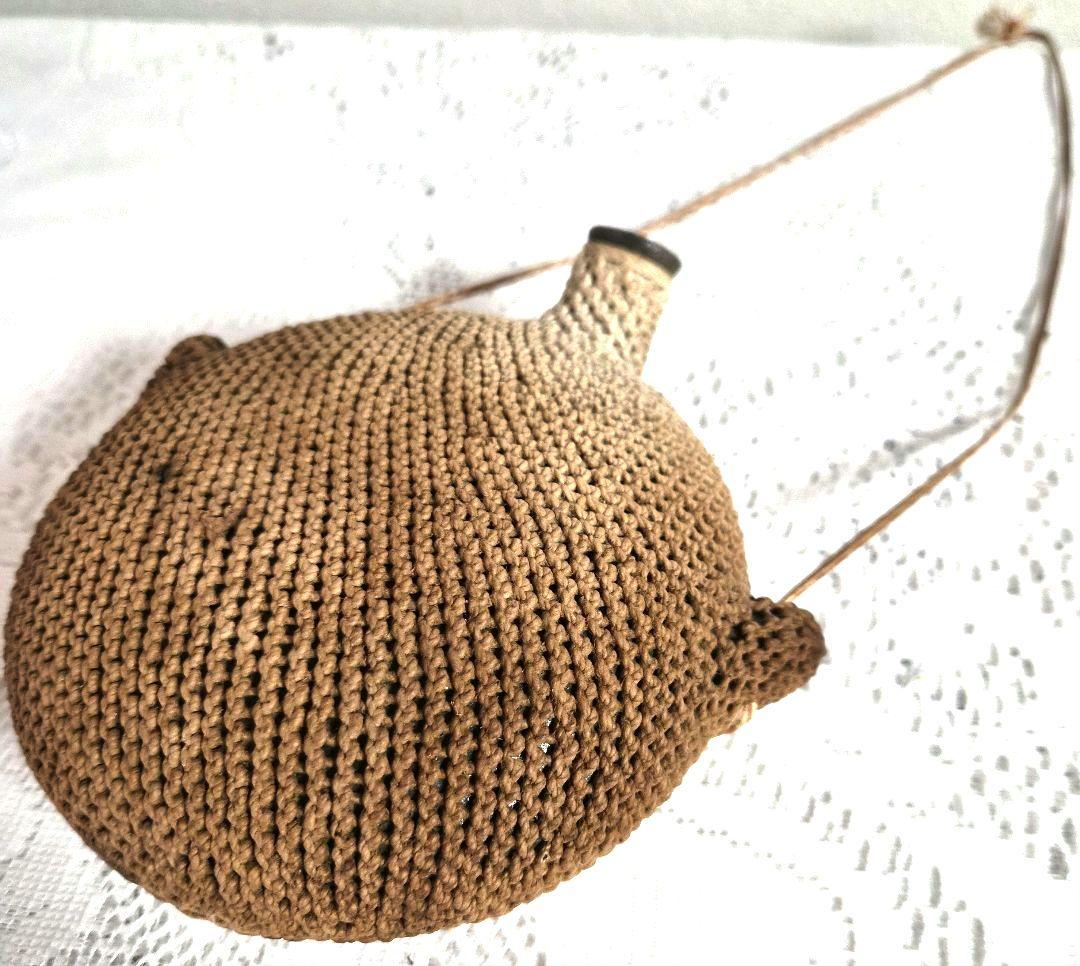 昔の水筒　風情ある掛け花いれに