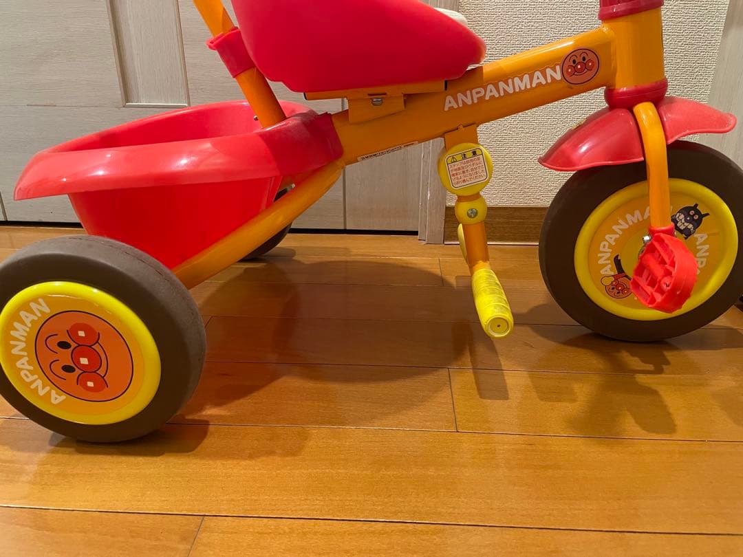 【美品】アンパンマン 三輪車 赤