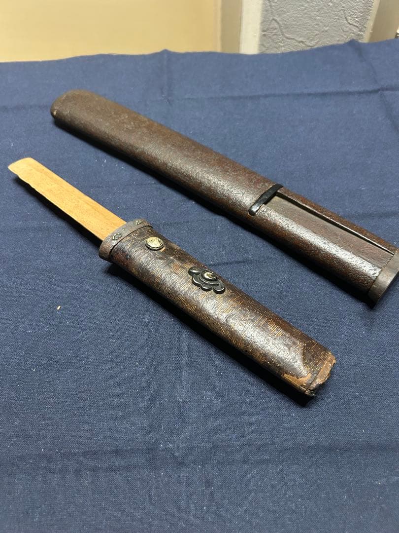 【希少品】装飾短刀 木製刃付き 切羽 目貫 目釘 斬鉄剣