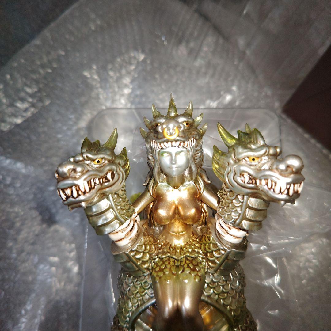 怪獣女王　DRAGORA　フィギュア　ソフビ