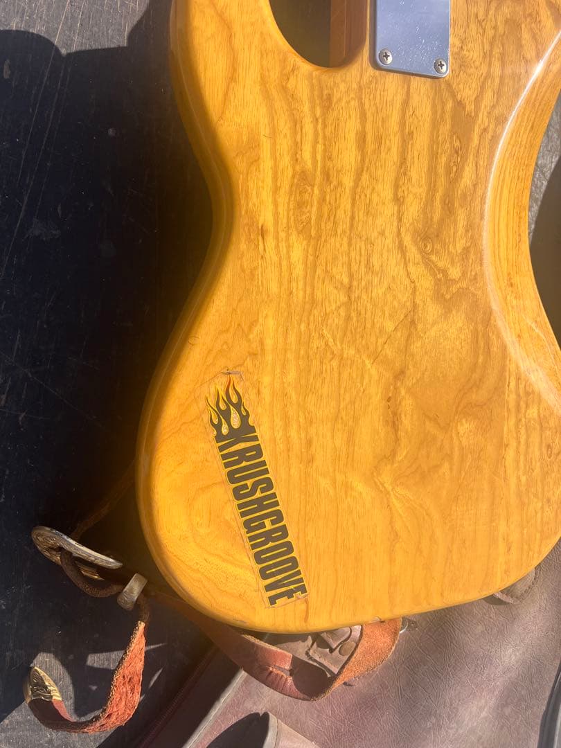 Fender Precision Bass (日本製)