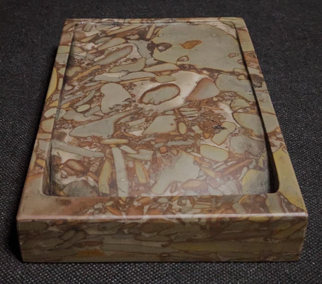 【豆斑玉石の古硯　清代】◆茶紫の豆斑美石◆珍品◆黄楊木の天地蓋◆七吋位◆魯硯