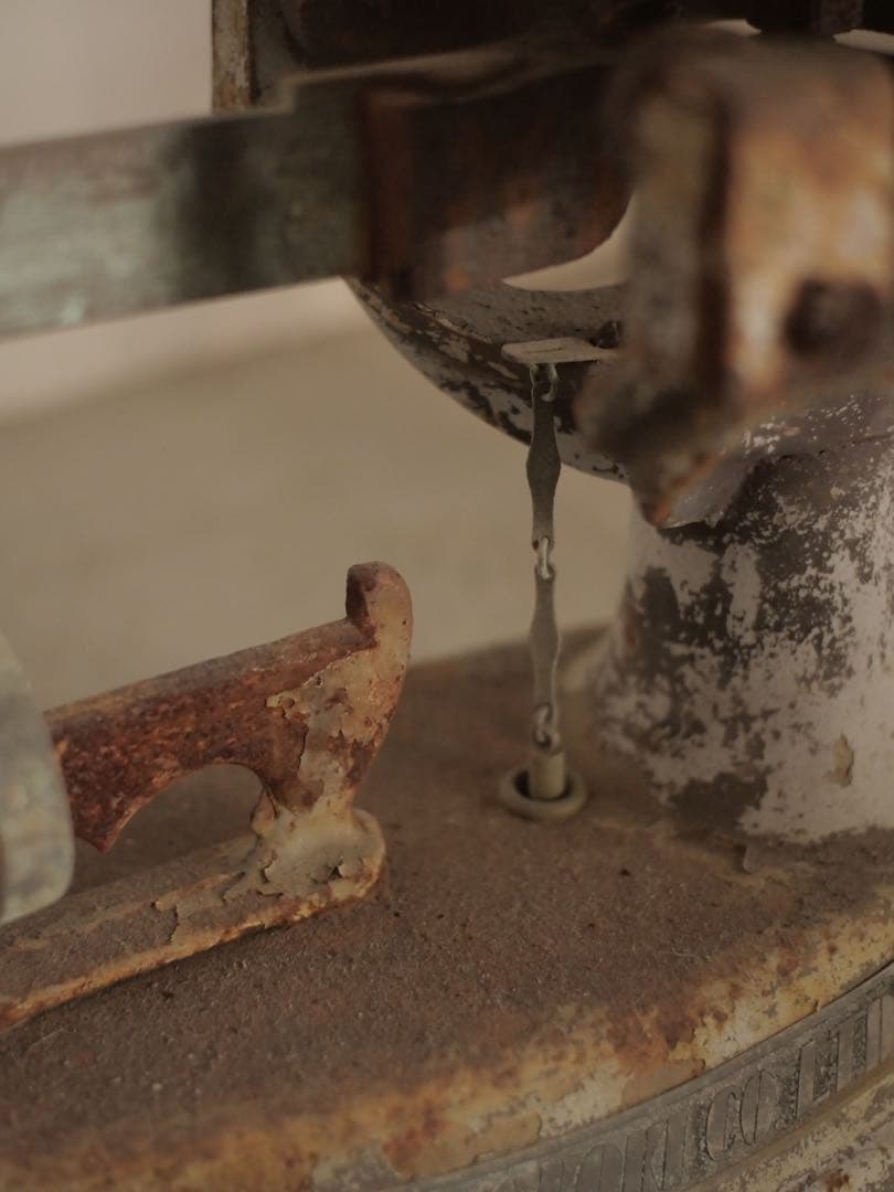 秤　はかり　天秤　鉄　サビ　アート　置物　古家具　古道具　アンティーク昭和レトロ