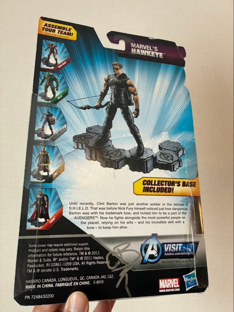 アベンジャーズ ジェレミーレナー氏 サイン入り フィギュア マーベル ホークアイ