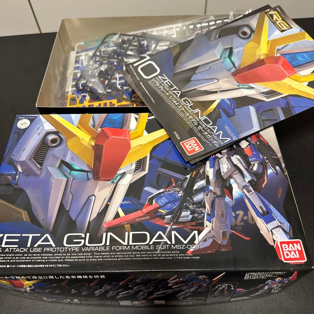 RG シャア専用ザク、シャア専用ズゴック、Ζガンダム、ガンダム（膝関節折れ）