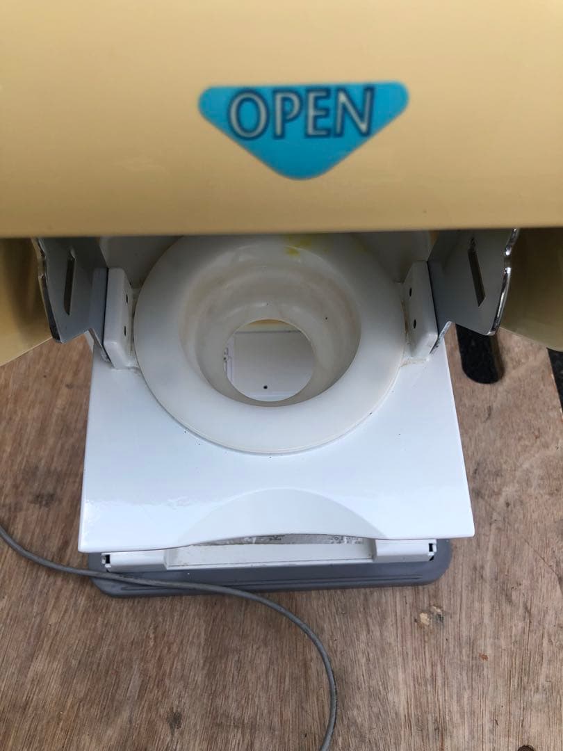 サンデン　ワンショットソフトアイスクリームマシーンCIM-60A-B