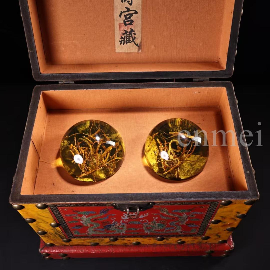 中国古美術・旧藏珍品・清代風・琥珀クリスタル球一対・原石封入・置物・寧寿宮藏印