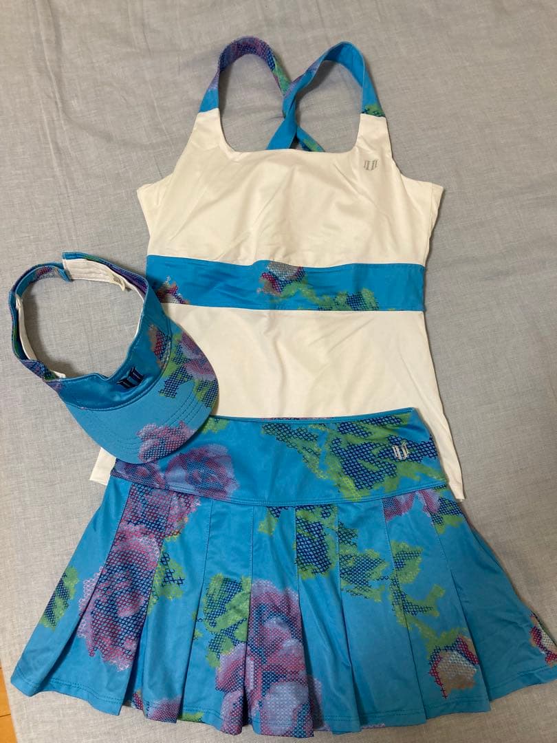 eleven 海外テニスウェア 3点セット 白・ブルー系花柄 M相当
