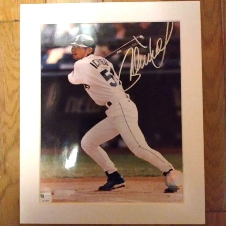 イチロー 直筆サイン入り写真 証明書付 縦8X10インチ CD付 額付 ガラス