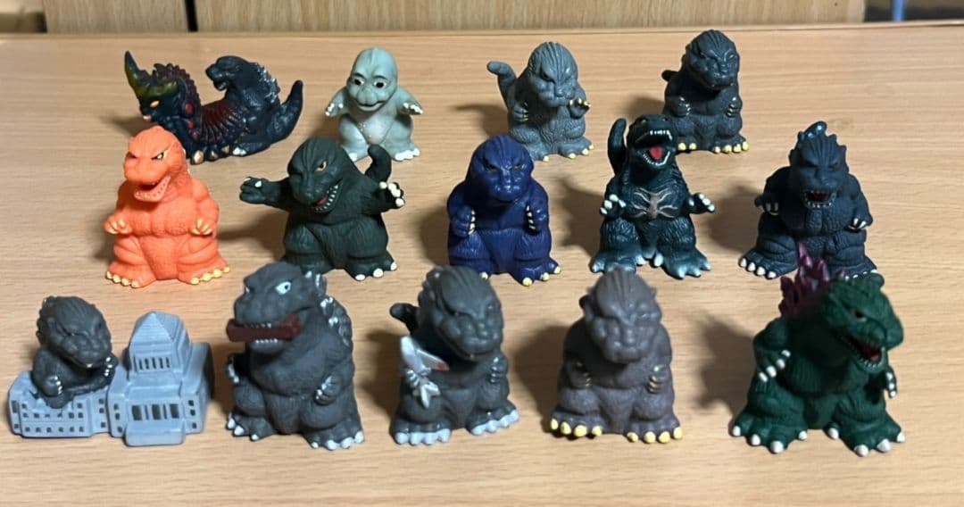 バンダイ　SD ゴジラ　怪獣王倶楽部　指人形　フィギュア　ソフビ　33体