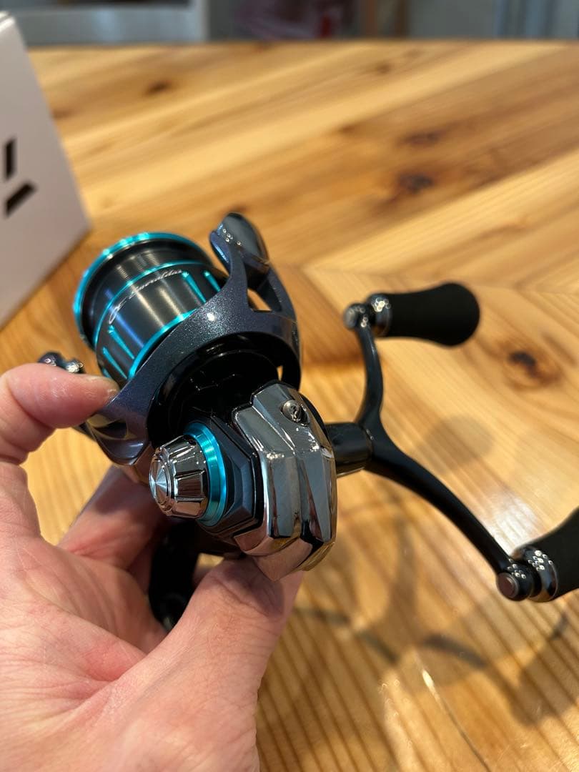 Daiwa エメラルダスRX LT2500S-H-DH