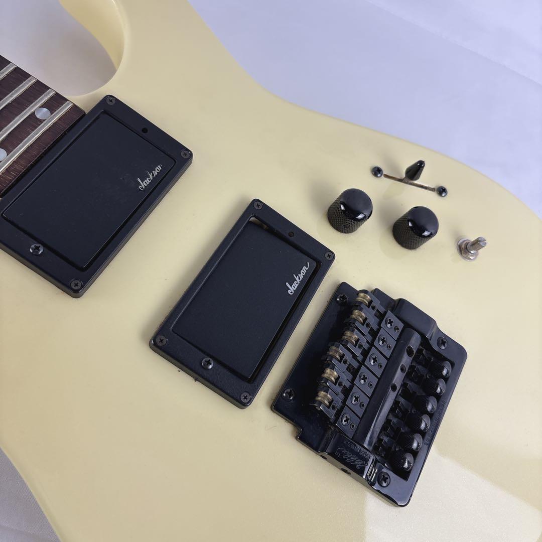 CHARVEL BY JACKSON Model5 ソロイストトレモロ