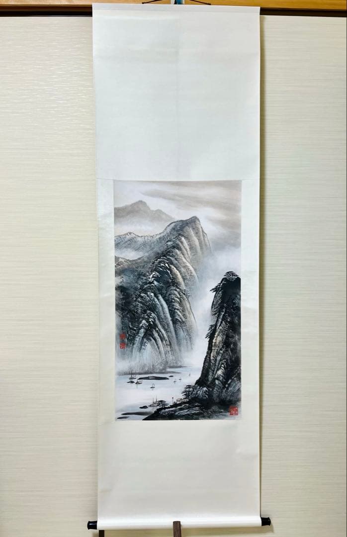 【本表装】肉筆掛け軸水墨画　山水画「山峡帆影」美術品　和室　茶室　インテリア