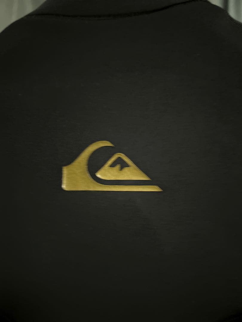 【美品】Quiksilver タッパー ブラック