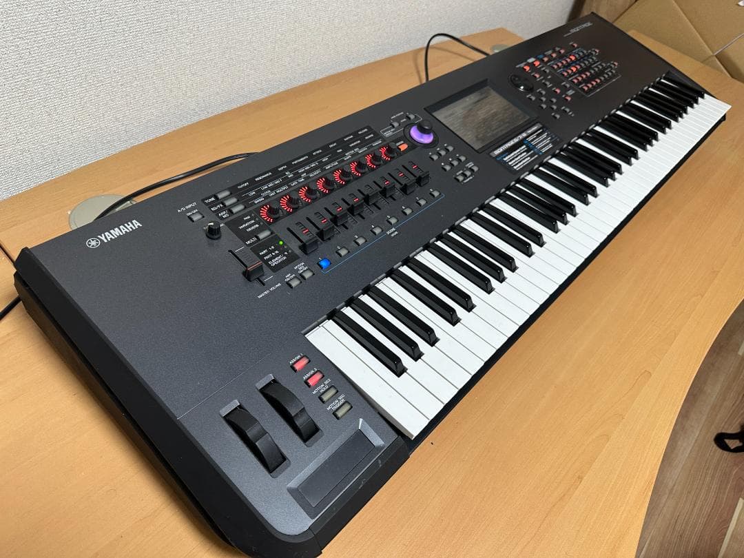 Yamaha Montage 7　シンセサイザー