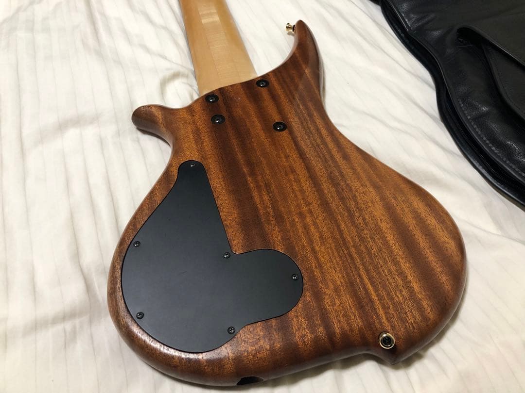 TUNE TWB-6 Fretless MOD 6弦フレットレスベース