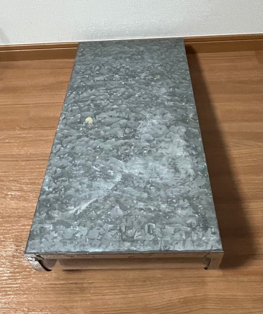 【2月限定価格】昭和レトロ　ブリキ製ショーケース（2枚扉、取り外し可能）