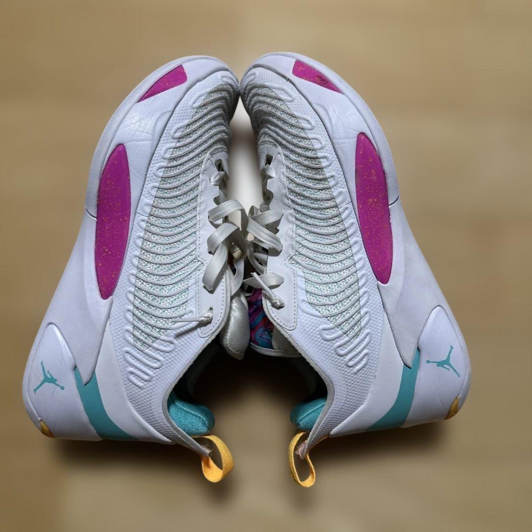 Air Jordan バスケットボールシューズ ホワイト/マルチカラー