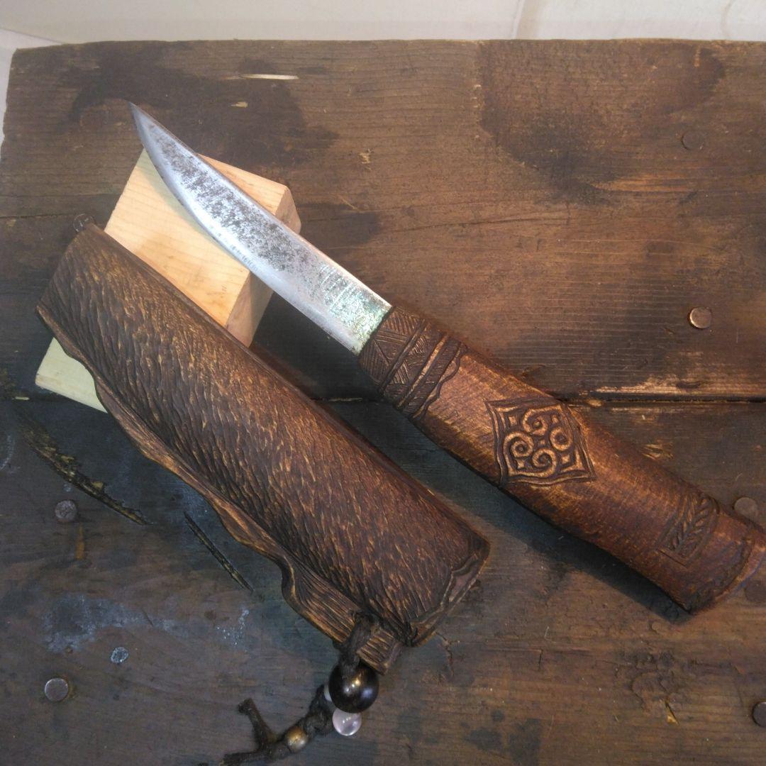 アイヌマキリ　木製彫刻　北海道。