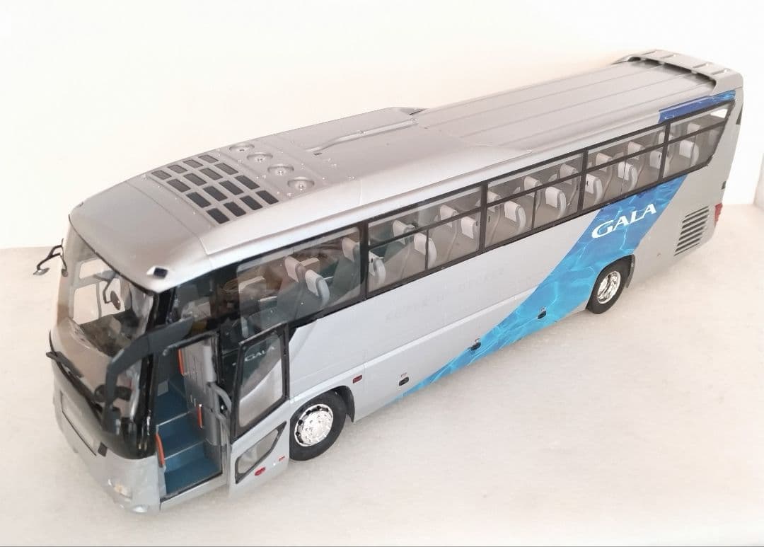 1/32 いすゞガーラスーパーハイデッカ 素人組立品