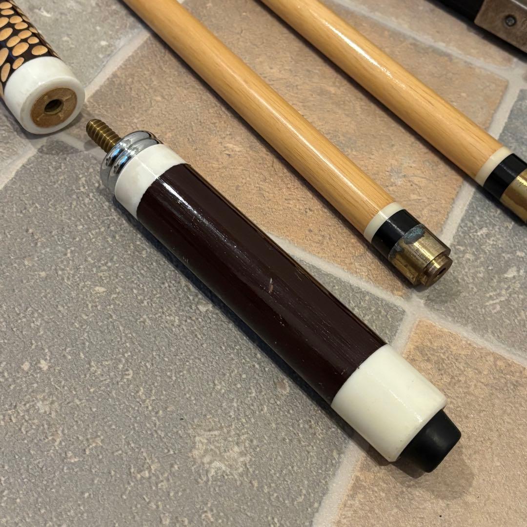 メーカー不明 ビリヤード キュー　3分割　木彫り　シャフト2本付き