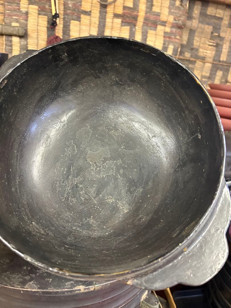 アイヌ　耳盥　キサラリパッチ　漆器　儀礼用具　イヨマンテ　蒔絵入り