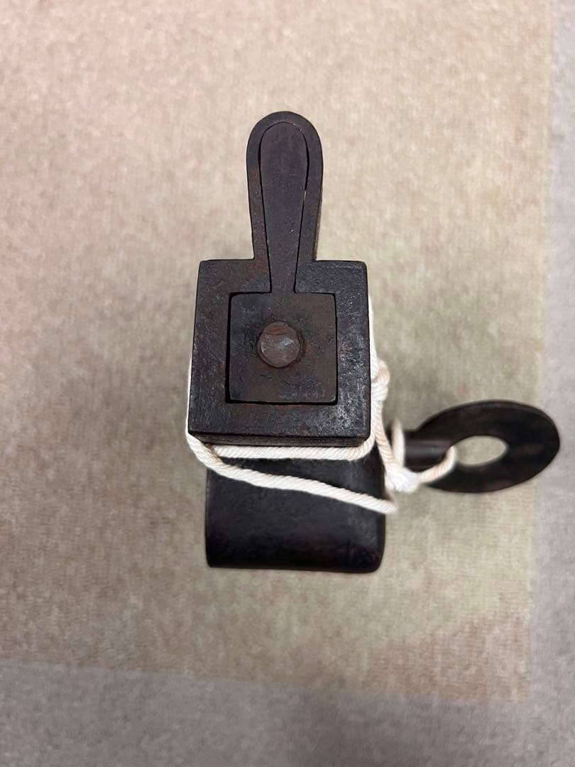 アンティーク　古民芸　蔵　戸　古い江戸　明治　大正　和鍵　鍵前鉄瓶