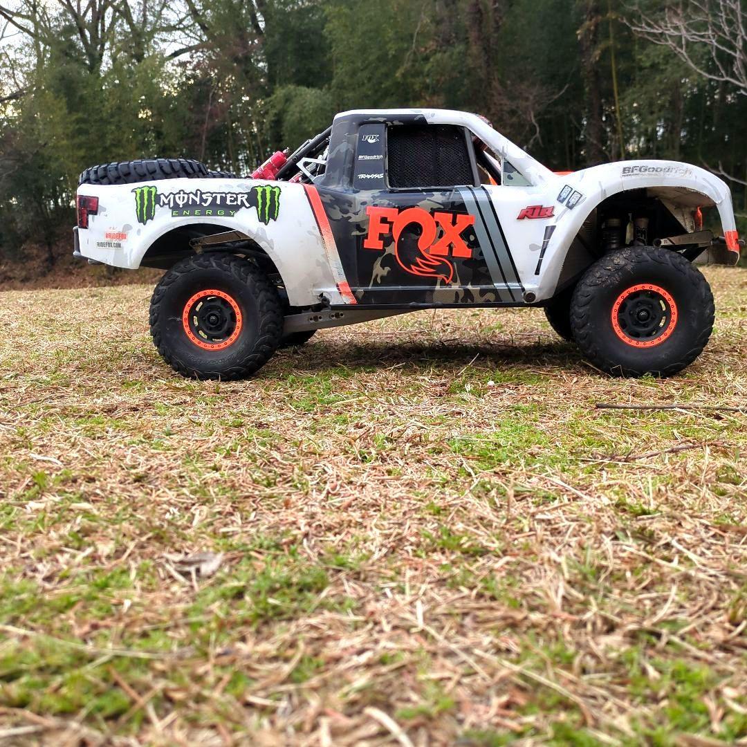 TRAXXAS Unlimited Desert Racer UDR カスタム