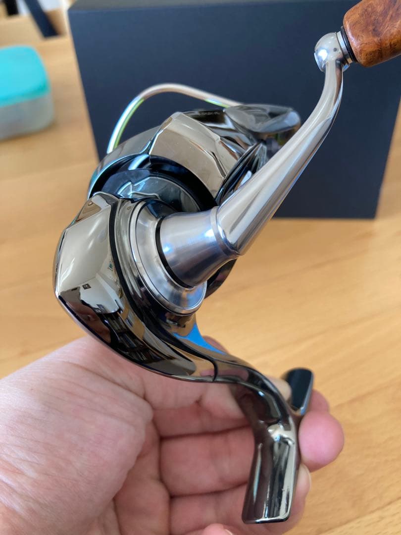 ダイワ スピニングリール イグジスト SF2000SS-H