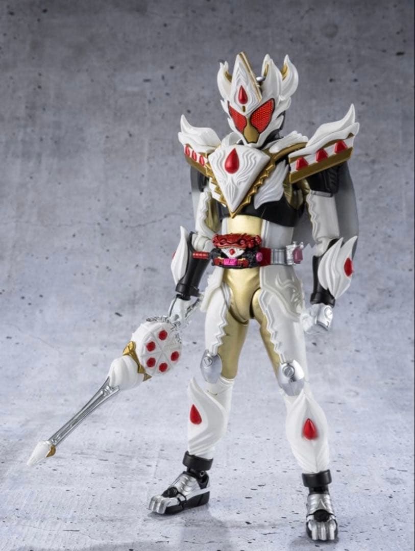 S.H.フィギュアアーツ　仮面ライダーガヴ　ケーキングフォーム