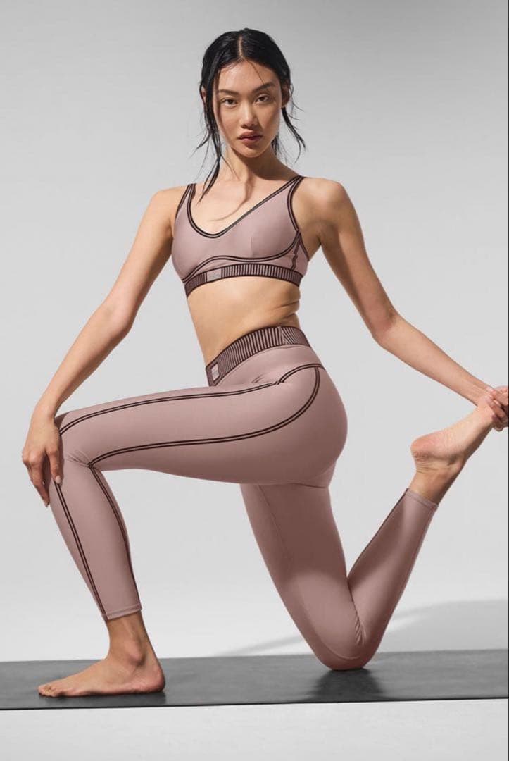 alo yoga エアリフトハイウエスト 7/8ラインアップ レギンス