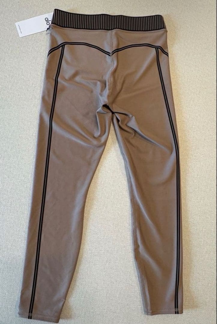 alo yoga エアリフトハイウエスト 7/8ラインアップ レギンス