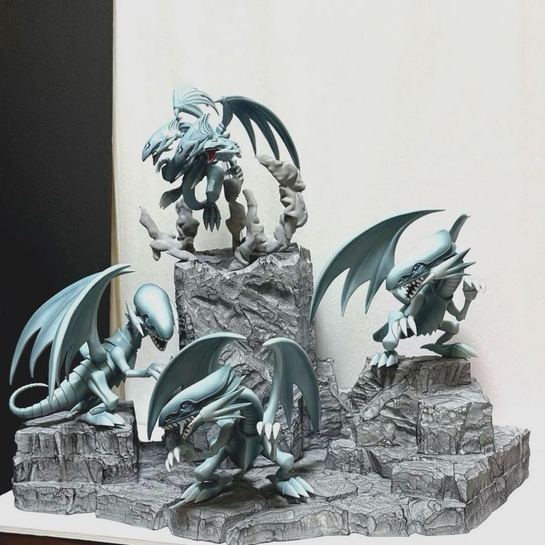 値下交渉OK ジオラマ　ブルーアイズホワイトドラゴン　遊戯王　フィギュア　セット