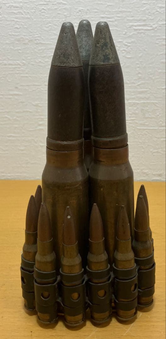 【オブジェ】弾丸レプリカ　ミニタリー　薬弾　砲弾　置物　コレクション　レトロ