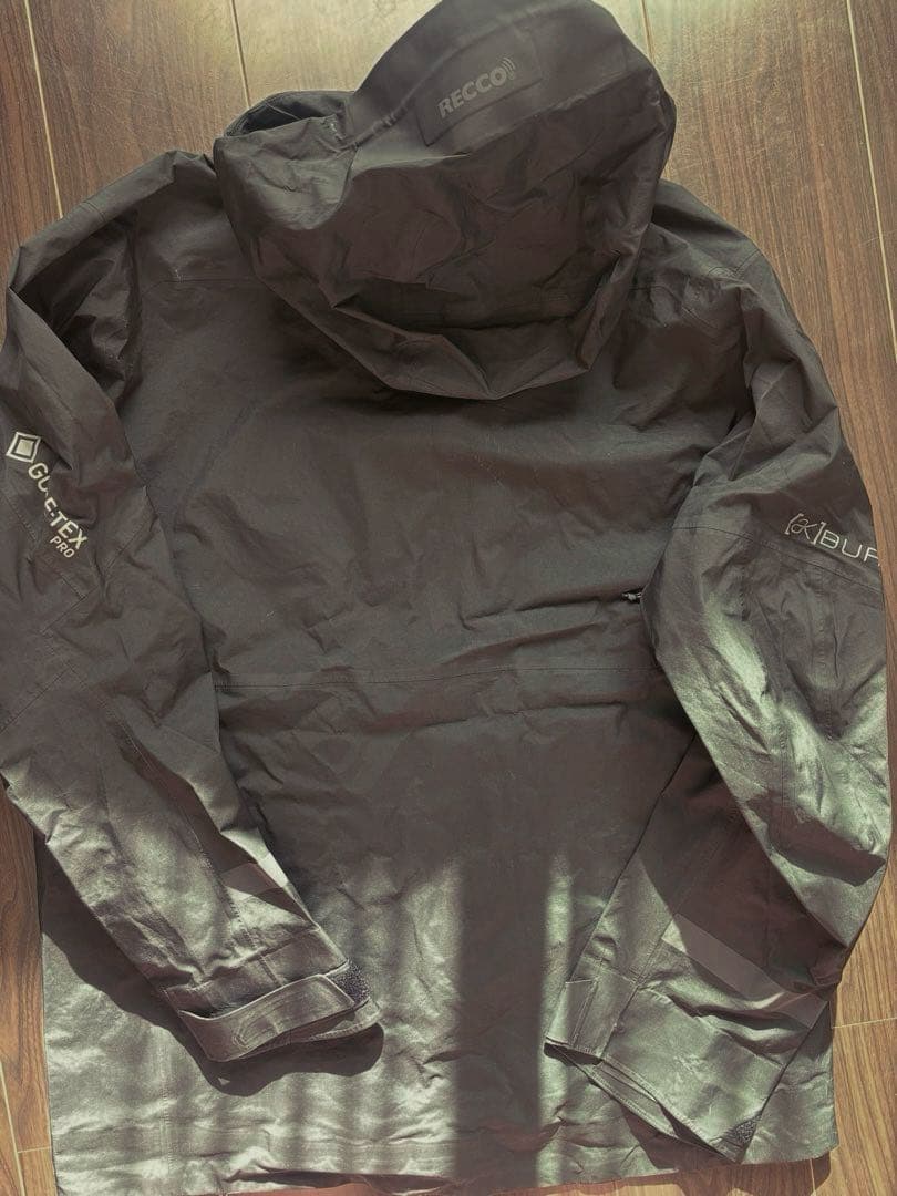 Burton [ak] 3L GORE-TEX Jacket ブラック