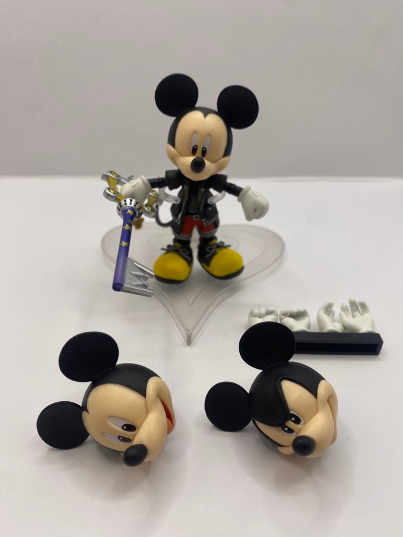 ブリングアーツ　ミッキー 王様 キングダムハーツⅢ フィギュア