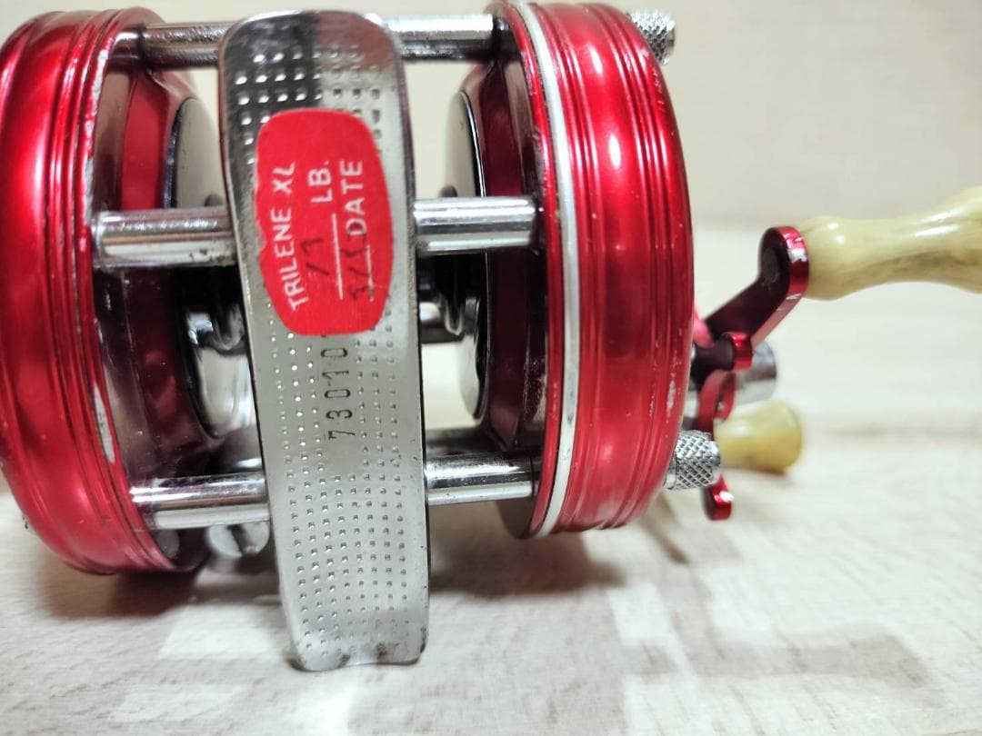 ◇アブガルシア　アンバサダー5000　ビンテージ　リール 　レッド