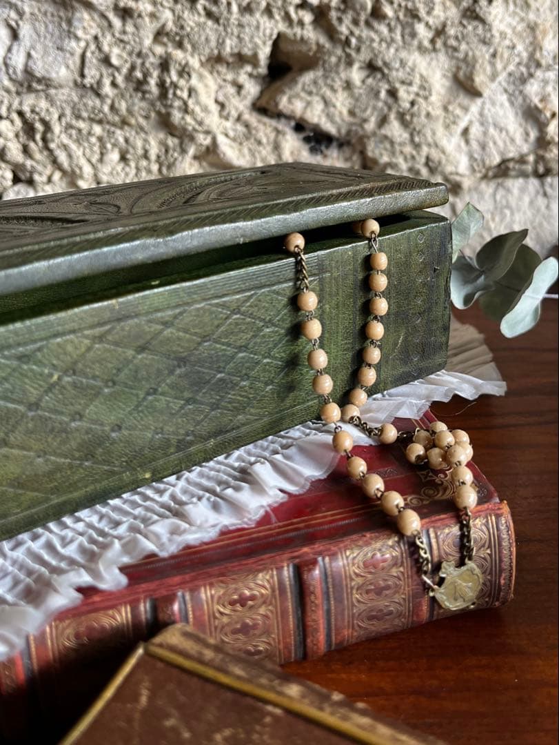 ◆フランスアンティーク｜木箱ハンドメイド型押し革レザー小箱、緑モスグリーン茶