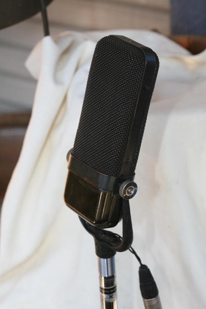 Radio Gramophone Development P.A. リボンマイク