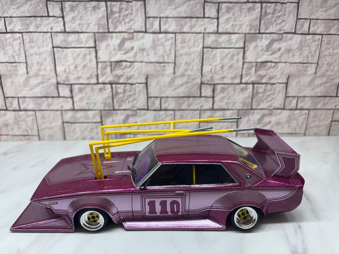 アオシマ　ケンメリ4ドア　完成品　1/24 メタリックレッド