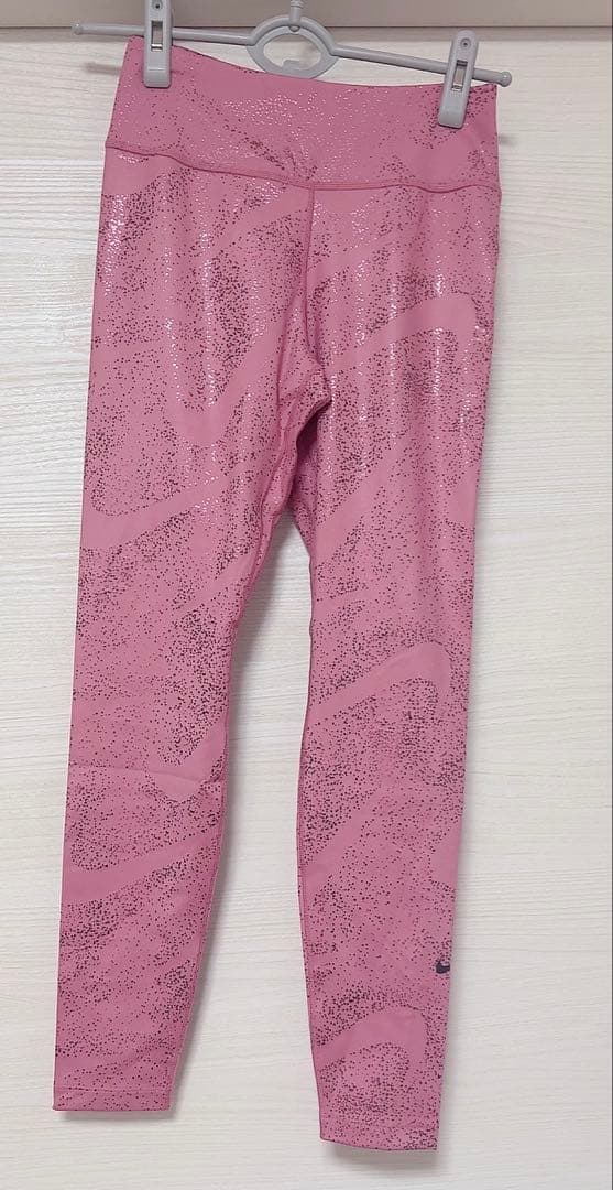 NIKE 1/2ジップ トレーニングパーカー&ミッドライズ プリントレギンス2点