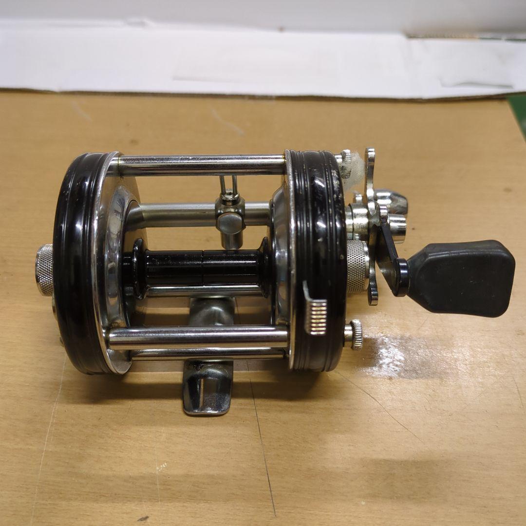 アンバサダー 6000 C ベイトリール ケース付き