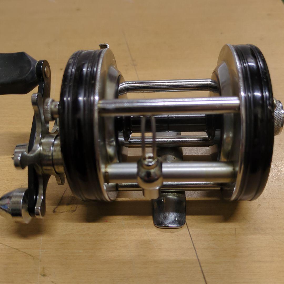 アンバサダー 6000 C ベイトリール ケース付き