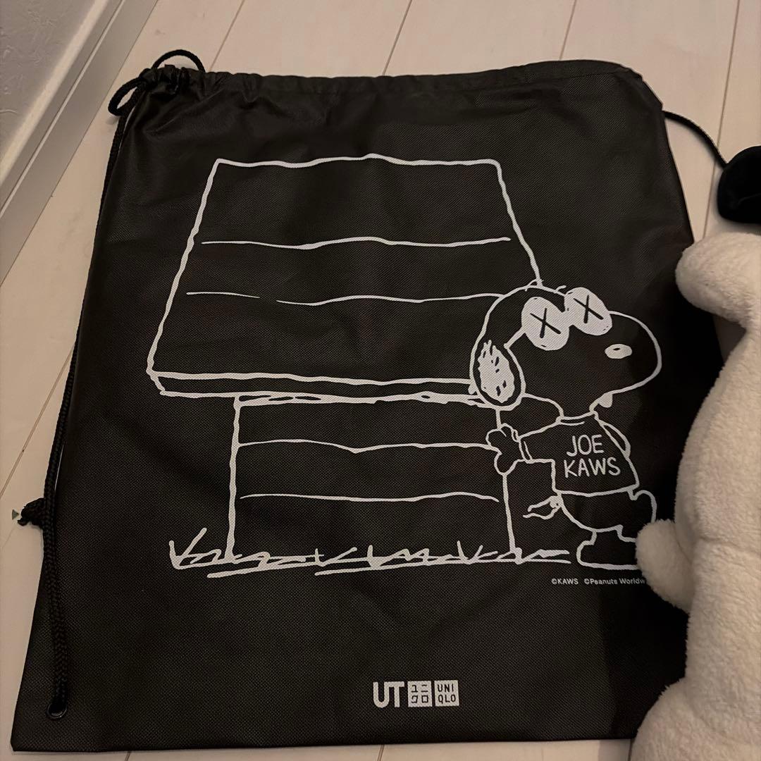 KAWS×スヌーピー　ぬいぐるみセット 黒・白
