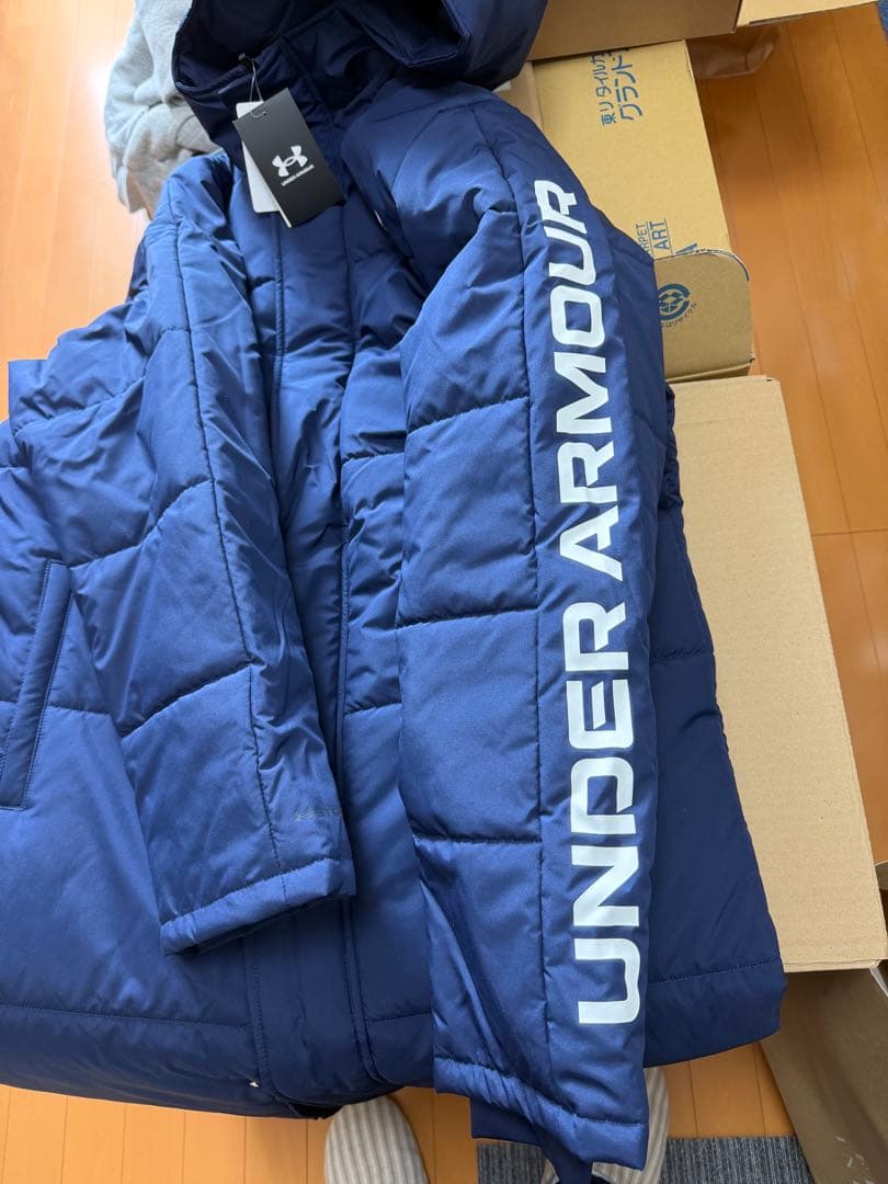 アンダーアーマー　ベンチコート　ネイビー　Mサイズ