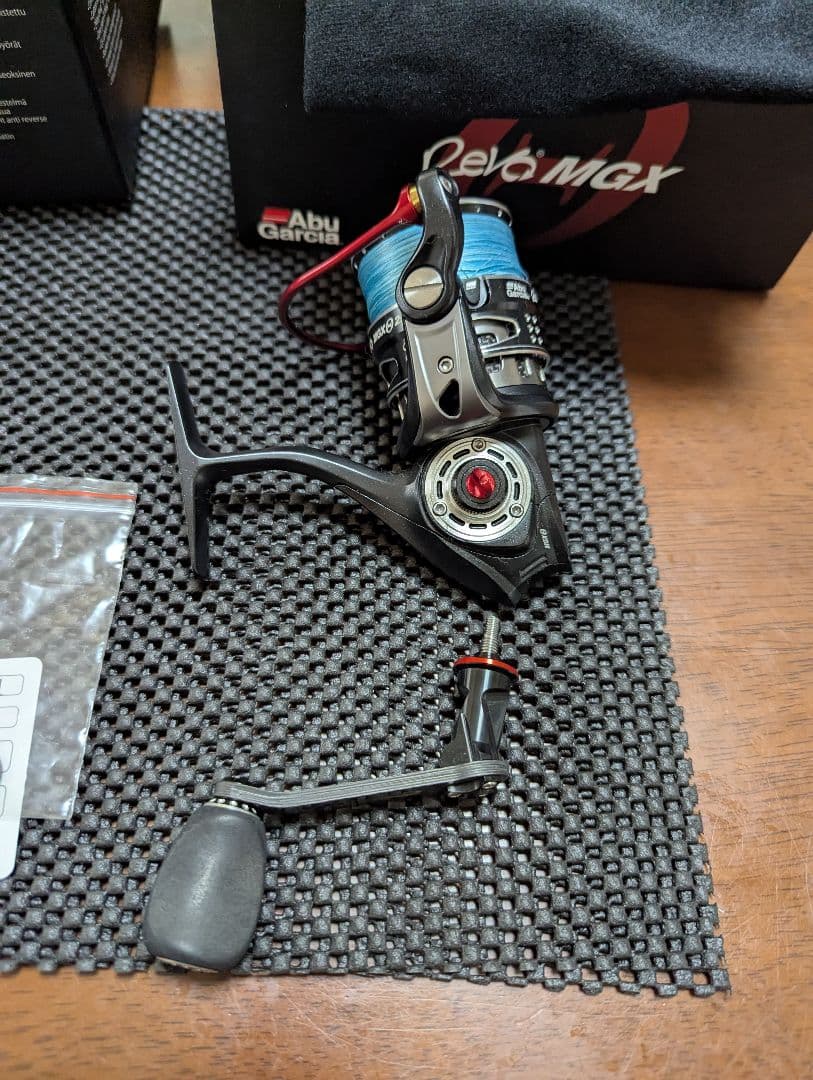 マンビカーAbu Garcia REVO MGX THETA 2500SH