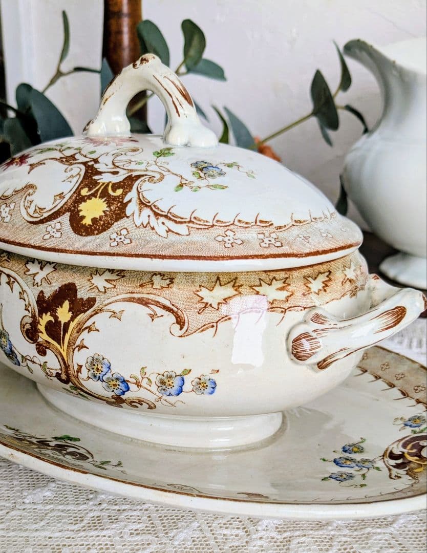 クレイユモントロー alexandra蓋付きソーシエール フランス アンティーク